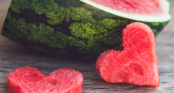 DEL PLATO AL ESPÍRITU: VERANO, ALIMENTACIÓN Y BIENESTAR.